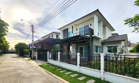 ขายบ้าน - บ้านเดี่ยว 2 ชั้น สภาพดี พร้อมอยู่ เฟอร์ Built-in ครบ ทำเลใกล้สนามบินสุวรรณภูมิ