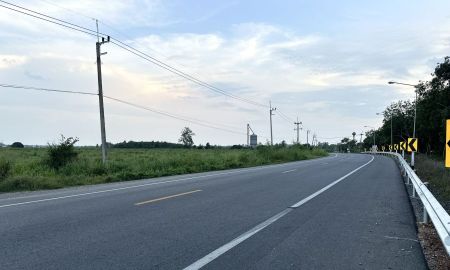 ขายที่ดิน - ขายที่ดินนาวังหิน 252 ไร่ ติดถนนเส้น4012 ใกล้ถนนเส้น331-3กม. อ.พนัสนิคม ชลบุรี