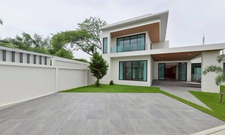 ขายบ้าน - ขายบ้านพูลวิลล่าสร้างใหม่ 2 ชั้น ???? ใกล้ทะเลจอมเทียนเพียง 1.5 กม. บางละมุง ชลบุรี