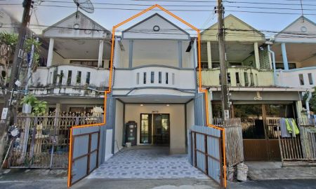 ขายทาวน์เฮาส์ - ทาวน์เฮ้าส์ ซอยรามอินทรา46 หมู่บ้าน บก.ทหารสูงสุด รีโนเวทใหม่ พร้อมอยู่หรือซื้อปล่อยเช่าก็สุดคุ้มทำเลดีหายาก ใกล้แฟชั่นเพียง2สถานีรถไฟฟ้า