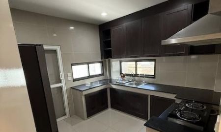 ให้เช่าบ้าน - สังคมคุณภาพระดับพรีเมียม! ให้เช่าบ้านเดี่ยว เศรษฐสิริ พัฒนาการ แต่งครบพร้อมอยู่ 4 นอน ทำเลสงบ เป็นส่วนตัว ใกล้ทางด่วนและสุวรรณภูมิ