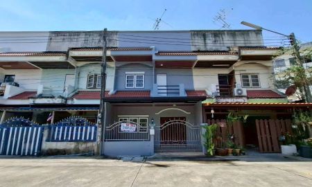 ขายทาวน์เฮาส์ - บ้านแหวนยอด 2 ซ. ลำลูกกา 21 แยก 9 ถนนลำลูกกา ตำบลคูคต อำเภอลำลูกกา จังหวัดปทุมธานี