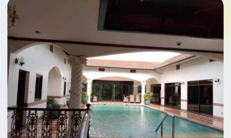 ขายบ้าน - ทำเลสุดว้าว บ้านหลังใหญ่ 3ชั้น พร้อมพูลวิลล่า ใจกลางพัทยา