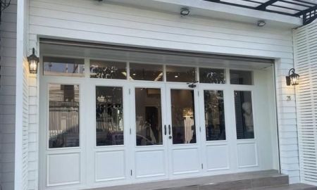 ให้เช่าอาคารพาณิชย์ / สำนักงาน - เช่าโฮมออฟฟิศ ติดถนนกรุงเทพกรีฑา 7 จดทะเบียนบริษัทได้ 5 ห้องนอน ทำเลดีใกล้เดอะมอลล์บางกะปิ