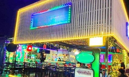 ให้เช่าอาคารพาณิชย์ / สำนักงาน - โรบินสัน ไลฟ์สไตล์ ลาดกระบัง 2 กม.ร้านอาหารกึ่งผับ 3 นอน 5 น้ำ และสนามบินสุวรรณภูมิ พื้นที่ใช้สอย 50 ตร.ม.ทำเลศักยภาพย่านทางเข้าสนามบิน