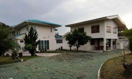 ขายบ้าน - ขายบ้านรวมที่ดินงอก 3ไร่ สวนผลไม้ 3.8ล้านบาท บ้าน 2 หลังเชื่อมต่อกัน 3นอน 2น้ำ ต.แม่แวน อ.พร้าว เชียงใหม่