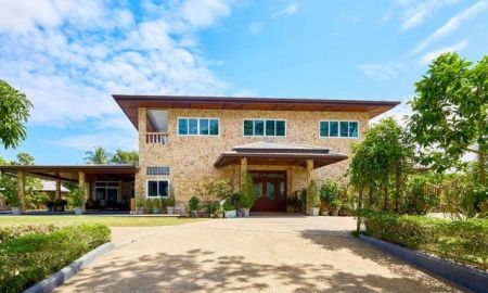 ขายบ้าน - ขายบ้านพร้อมสระว่ายน้ำส่วนตัวขนาดใหญ่ ขอบอ่างน้ำมาบประชัน ตำบลโป่ง อำเภอบางละมุง ชลบุรี