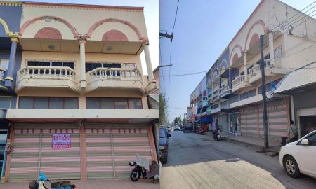 ขายอาคารพาณิชย์ / สำนักงาน - ลดราคาพิเศษ !! ขายตึกแถว 2 ชั้นครึ่ง 2 คูหา ทำเลทอง ใจกลาง อำเภอแม่สาย จังหวัดเชียงราย