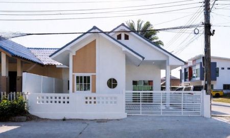 ให้เช่าบ้าน - ให้เช่าบ้านแฝด โซนวัดโขดหิน ระยอง รีโนเวทใหม่ พร้อมเฟอร์นิเจอร์ครบ