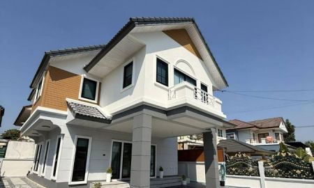 ขายบ้าน - ขายถูกมาก!! บ้านเดี่ยว 2 ชั้น รีโนเวทใหม่ทั้งหลัง ม.สถาพร รังสิต คลอง4 ติดถนนใหญ่ ข้างโลตัส ใกล้มอเตอร์เวย์