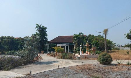 ขายบ้าน - ขายบ้านเดี่ยวชั้นเดียว พร้อมที่ดินเกือบ 2 ไร่ ติดถนนลาดยาง อ.เมืองนครปฐม เฟอร์ครบ เข้าอยู่ได้ ราคา 4.69 ล้าน