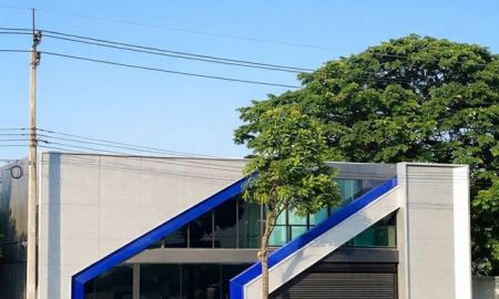 ให้เช่าอาคารพาณิชย์ / สำนักงาน - Big C สะพานใหม่ 1 กม. โชว์รูมใหญ่ อาคาร 2 ชั้นให้เช่า 9 ห้องทำงาน 70ตร.ว. 500 ตร.ม. 2 ห้องน้ำ ใกล้ BTS สายหยุด 2.85ม. และ