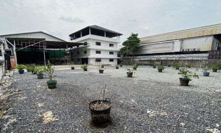 ให้เช่าอาคารพาณิชย์ / สำนักงาน - ให้เช่าอาคาร 3 ชั้น 700 ตารางเมตร ที่ดิน 1 ไร่ บางนา กม.2 ซอยเยื้องเซ็นทรัลบางนา