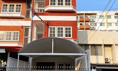 ให้เช่าทาวน์เฮาส์ - ให้เช่าทาวน์โฮม 3 ชั้นใกล้ MRTสถานีลาดพร้าว พื้นที่ 200 ตรม.4 ห้องนอน5 ห้องน้ำ5แอร์ 1ที่จอดรถ รัชดาพื้นที่200 ตรม.4 ห้องนอน5 ห้องน้ำ5 แอร์ 1 ที่จอดรถ