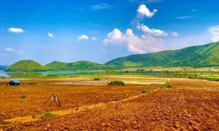 ขายที่ดิน - ขายที่ดิน ใกล้แหล่งน้ำ กาญจนบุรี 371 ไร่ เป็นที่ราบ วิวเขาสวย เหมาะทำเกษตร ทำฟาร์ม วิวสวย บรรยากาศดี ทำรีสอร์ท ทำแหล่งท่องเที่ยว