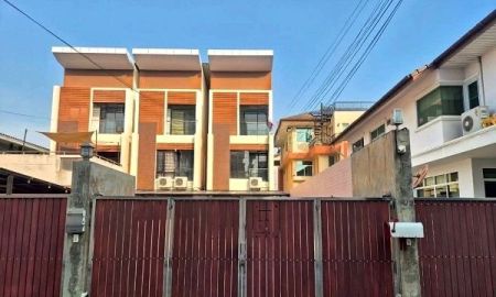 ให้เช่าอาคารพาณิชย์ / สำนักงาน - ให้เช่าน์โฮมออฟฟิต3ชั้นซอยอารีย์ใกล้BTSอารีย์ดทะเบียนออฟฟิศได้ พื้นที่ 50ตรวใช้สอย270ตรม 4 ห้องนอน 3 ห้องน้ำ 4 แอร์ 4-5 ที่จอดรถ