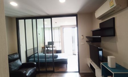 ขายคอนโด - ขาย Living Nest รามคำแหง 25 ตรม. อยู่เอง สภาพดีมาก ใกล้เดอะมอลล์บางกะปิ และ MRT 2 สาย ต่อรองได้