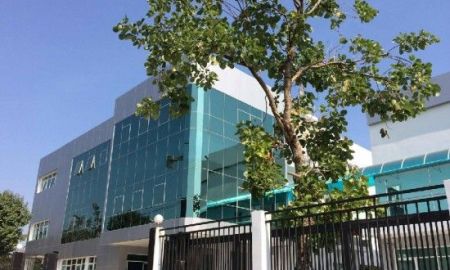 ให้เช่าอาคารพาณิชย์ / สำนักงาน - ให้เช่าอาคารสำนักงาน 3 ชั้น ทำเลริมถนนเสรีไทย / เข้าซอย 100 เมตร / อาคารมีแอร์ / จอดรถได้กว่า 30 คัน / เหมาะเป็นสำนักงาน จดบริษัทได้