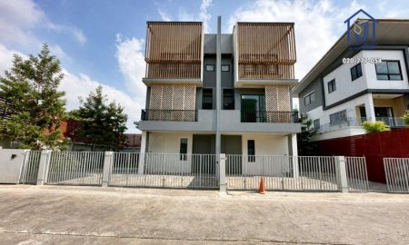 ขายบ้าน - ขายบ้านแฝด 3 ชั้น เดอะ ทริปเปิ้ล 113 หลังริม 49.7 ตรว. ซอยสุขุมวิท 113 ใกล้BTS สำโรง