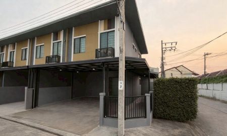 ขายทาวน์เฮาส์ - ขาย ทาวน์โฮม 2 ชั้น 30.4 ตร.ว หมู่บ้านภัทราวรรณ ชัยพฤกษ์ บางบัวทอง หลังมุม