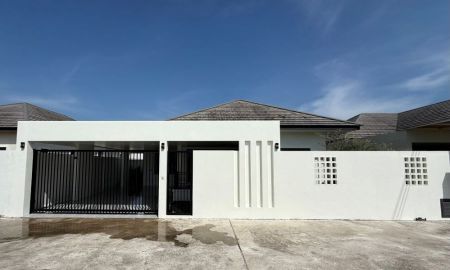 ขายบ้าน - ขายหมู่บ้านมันดาราวิลล่า ถลาง - ย่าจันทร์ บ้านหลังใหญ่ พื้นที่เยอะ สะดวกสบาย จัดสวนสวยเต็ม