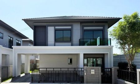 ให้เช่าบ้าน - ให้เช่า] หมู่บ้าน บริทาเนีย บางนา-ศรีวารี / 4 ห้องนอน 4 ห้องน้ำ / 55 ตรว. 190 ตรม. **75,000**