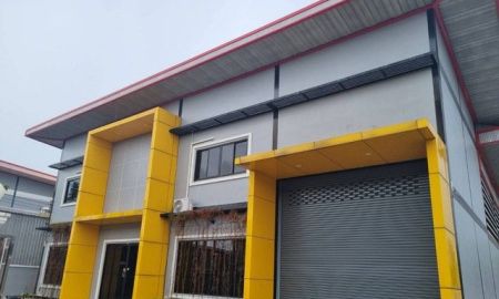 ให้เช่าโรงงาน / โกดัง - ให้เช่าโกดัง พร้อมออฟฟิศ 2 ชั้น พื้นที่ใช้สอยรวม 760 ตารางเมตร รถคอนเทนเนอร์เข้าได้ กระทุมแบน สมุทรสาคร