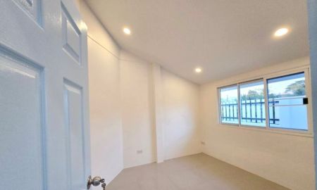 ขายบ้าน - ขายบ้านแฝด ชั้นเดียว หมู่บ้านดาราวดี (หน้าหมู่บ้านพฤกษาวิลล์ สนามบิน) หลังขนส่งเชียงใหม่