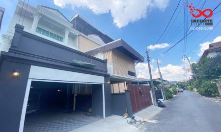 ขายทาวน์เฮาส์ - ขายทาวน์โฮม 3 ชั้น 38 ตารางวา ลาดพร้าว42 ถนนลาดพร้าว สวย พร้อมอยู่