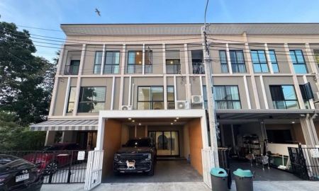 ขาย-ให้เช่าทาวน์เฮาส์ - ขาย / ให้เช่าทาวน์โฮม 3 ชั้น patio ศรีนครินทร์-พระราม9 (กรุงเทพกรีฑา) ตกแต่งพร้อมอยู่