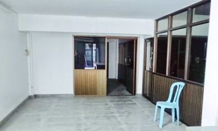 ให้เช่าอาคารพาณิชย์ / สำนักงาน - ทำเลใจกลางบางรัก สะพานตากสิน 750 ม.ห้องเช่า 1 ห้องนอน 1 ห้องน้ำ ใกล้หัวลำโพง 1 กม. 53 ตร.ม.และแหล่งธุรกิจที่สำคัญ