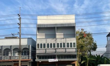 ขาย-ให้เช่าอาคารพาณิชย์ / สำนักงาน - ขาย/ให้เช่า อาคารพาณิชย์ 3 ชั้น 2 คูหา ติดถนนพหลโยธิน ใกล้ห้าแยกพ่อขุน เมืองเชียงราย