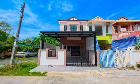 ขายบ้าน - ขายทาวน์เฮ้าส์ 2 ชั้น หลังมุม ม.เคซี รามอินทรา 8 ถนนไทยรามัญ 26 ตรว. 3 ห้องนอน 2 ห้องน้ำ ใกล้ทางด่วนจตุโชติ