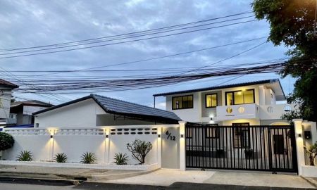 ให้เช่าบ้าน - ให้เช่าบ้าน 2 หลัง 100 ตารางวา 350 ตารางเมตร ใจกลางเมืองนครปฐม เหมาะเป็นโฮมออฟฟิศ, Cafe, สถาบันสอนภาษา