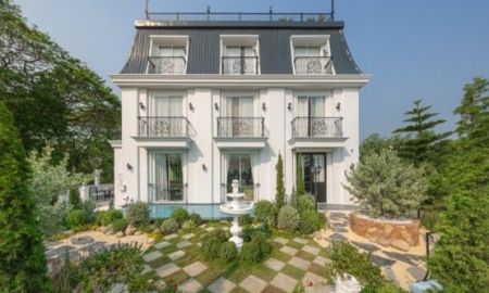 ขายบ้าน - ขายบ้านเดี่ยว 4 ชั้น พร้อมกิจการคาเฟ่และห้องพัก สไตล์ยุโรป ทำเลริมแม่น้ำ