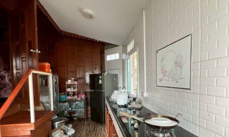 ขายบ้าน - ขายที่ดินพร้อมสิ่งปลูกสร้าง ทำกิจการ ห้องพัก ที่จอดรถ 6-10 ล้อ คลอง 10 ลำลูกกา จ.ปทุมธานี