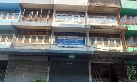 ขายอาคารพาณิชย์ / สำนักงาน - ขายอาคารพาณิชย์ 3 ชั้นครึ่ง ซอยลาดพร้าว62