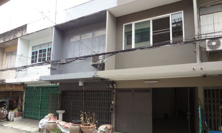 ขายทาวน์เฮาส์ - ทาวน์เฮ้าส์2ชั้นลาดพร้าว64รัชดาภิเษก-สุทธิสาร เนื้อที่15ตารางวาเปลี่ยบสุขภัณฑ์ทาสีใหม่พร้อมเข้าอยู่ Mrtโชคชัย4เพียง1กม.เดินออกถนนใหญ่สบายเพียง300เมตร