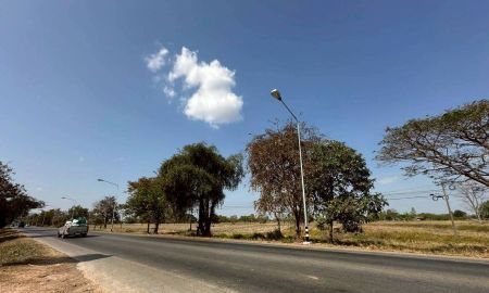 ขายที่ดิน - ขายที่ดิน ถมแล้ว พื้นที่ 23-3-19 ไร่ ทางหลวง 2440 เมืองพล-หนองสองห้อง ใกล้มอเตอร์เวย์ M 6