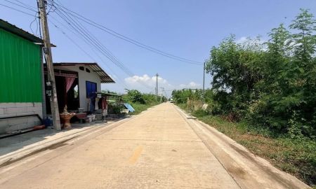 ขายที่ดิน - ขายถูก ที่ดินคลองหนึ่ง 100 ตารางวา ติดถนนคอนกรีตสาธารณะซอย เทพกุญชร 45 อ.คลองหลวง จ.ปทุมธานี