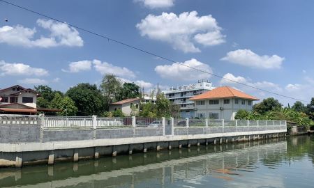 ขายที่ดิน - ขายที่ดินถมแล้ว มีรั้วล้อมรอบ เนื้อที่ 260 ตรว ซอยบางแวก 61 เขตภาษีเจริญ พุทธมณฑลสาย 1 กรุงเทพฯ สวยมาก