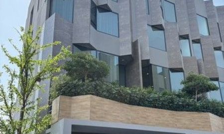 ขายทาวน์เฮาส์ - ขายบ้านหรู 4.5 ชั้น พร้อม Rooftop และสระว่ายน้ำส่วนตัว ย่านสุขุมวิท แบริ่ง ทำเลศักยภาพ ใจกลางเมือง