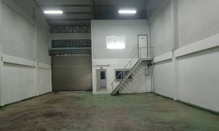 ให้เช่าโรงงาน / โกดัง - ให้เช่าโกดัง 200 ตร.ม. ติดถนนสวนหลวง กระทุ่มแบน ทำเลดี รถใหญ่เข้าออกสะดวก | มีออฟฟิศ 2 ชั้น | ไฟ 3 เฟส | ราคาเบา ๆ