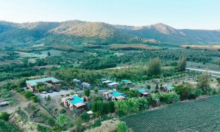 ขายอพาร์ทเม้นท์ / โรงแรม - ขายกิจการรีสอร์ทและร้านอาหาร เนื้อที่ 42 ไร่ 32 ตารางวา ตำบลห้วยทราย อำเภอเมือง จังหวัดประจวบคีรีขันธ์