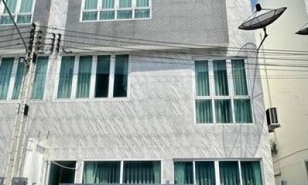 ให้เช่าทาวน์เฮาส์ - ทาวน์โฮมหรือสำนักงานให้เช่า ใกล้อมตะนครชลบุรี หรูสไตล์luxury