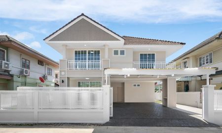 ขายบ้าน - บ้านเดี่ยว 2 ชั้น รีโนเวทใหม่ หมู่บ้าน ดิ เอมเมอรัลด์ การ์เด้น & สปอร์ตคลับ ทำเลดี ติดถนนใหญ่ราชพฤกษ์