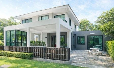 ให้เช่าบ้าน - คฤหาสน์ 5นอน วงแหวน ลำลูกกา เลียบมอเตอร์เวย์ คลอง5 รพ.สินแพทย์ ลำลูกกา 900 ม.บ้านเดี่ยว 2ชั้น ใกล้บิ๊กซี 51 ตร.ว. 215ตร.ม.ถนนกว้าง 12ม.