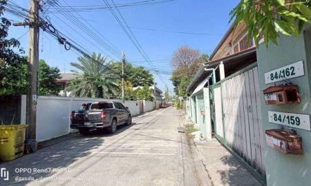 ขายที่ดิน - ขายถูก ทีดิน 111 ตารางวา ติดถนนคอนกรีตสาธารณะ ซอย ติวานนท์-ปากเกร็ด 27 อ.ปากเกร็ด จ.นนทบุรี