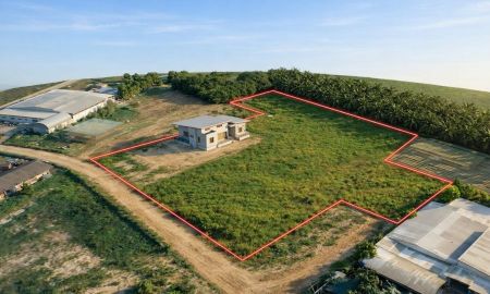 ขายที่ดิน - ขายที่ดินพร้อมสิ่งปลูกสร้าง 5 ไร่ 3 งาน 81 ตารางวา ชลบุรี อำเภอบ้านบึง , แยก M16 ทำเลทอง เหมาะแก่การลงทุน