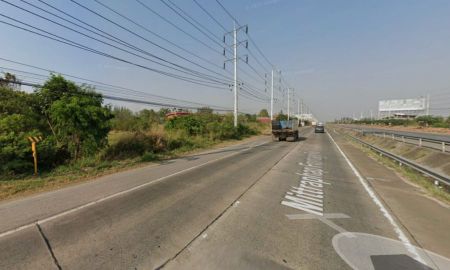 ขายที่ดิน - ขายที่ดิน ติดถนนมิตรภาพ ต.มะเกลือใหม่ อ.สูงเนิน จ.นครราชสีมา